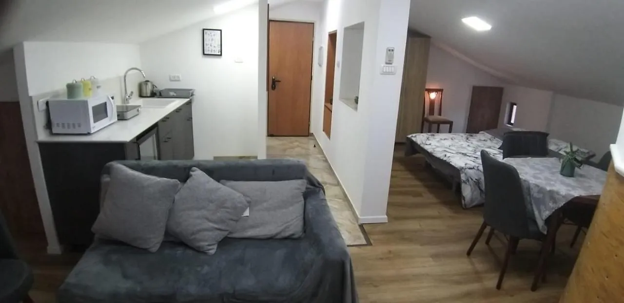 Ferienwohnung Attic Ben Gurion 42 Haifa